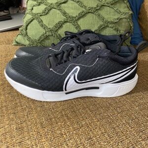 Nike court zoom pro black 9.5
